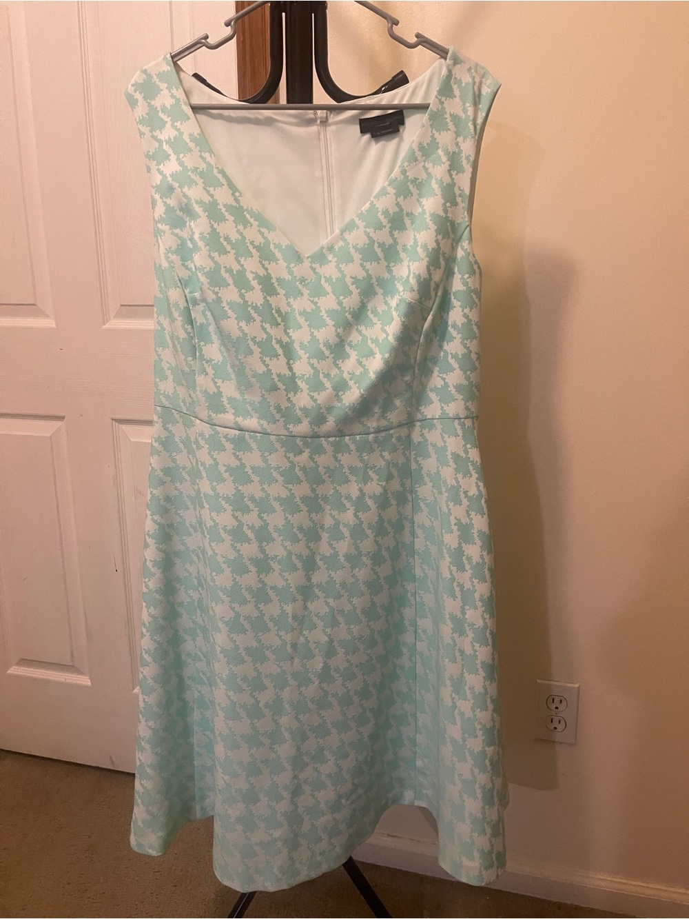 ChriSleeveless Mint Houndstooth Fit & Flare Dress